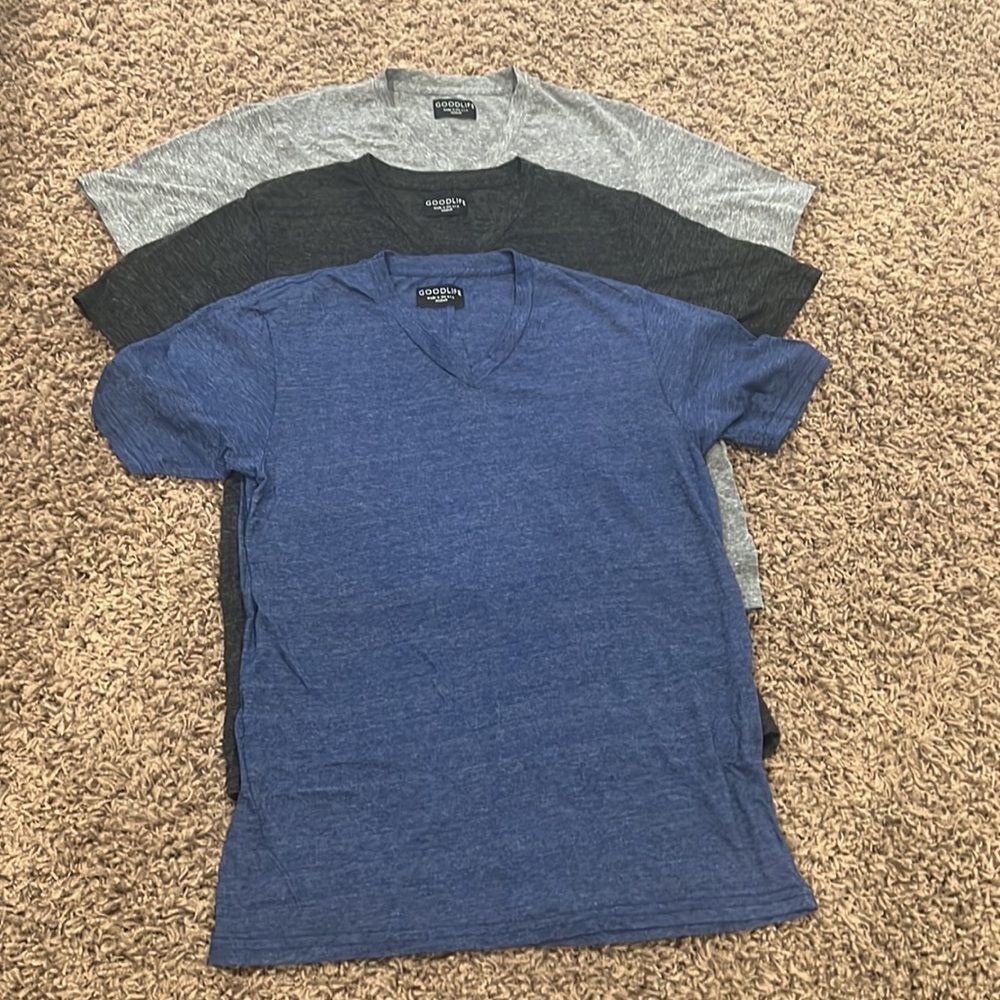 GOODLIFE V Neck Men’s T Shirt Medium